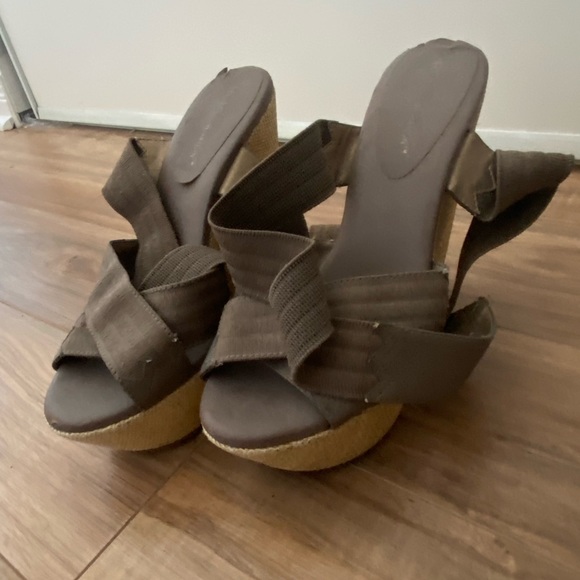 BCBG Platform Sandal Heels - Picture 2 of 7